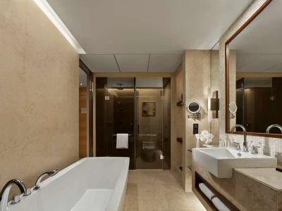Hilton Shanghai Hongqiao - 54