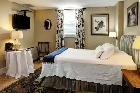 200 South Street Inn - 54