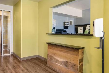 WoodSpring Suites - 15