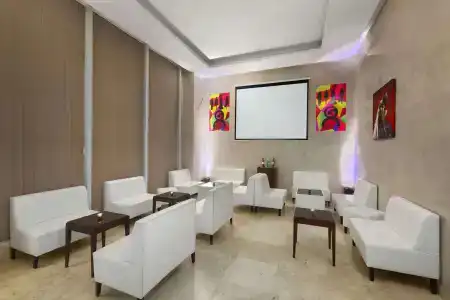 Ramada Encore By Wyndham Tangier - 2