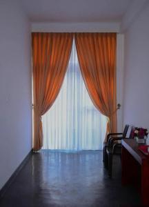 Star White - Negombo - 0