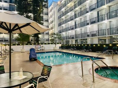 Days Inn by Wyndham Los Angeles - 12