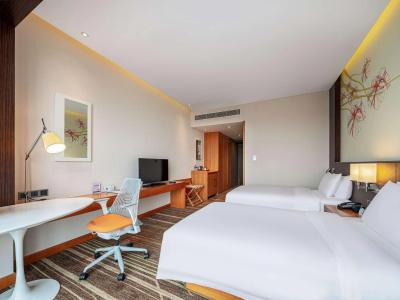 Hilton Garden Inn Chengdu Huayang - 2
