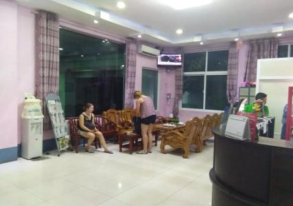 Man Shwe Li - 8