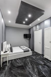 Bella Napoli Suites - 7