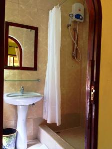 Beau Vallon Bungalows - 7