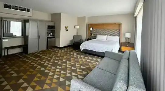 Holiday Inn Airport East, An Ihg - 78