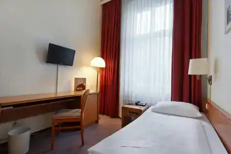 Azimut Kurfuerstendamm Berlin - 1