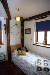 Raven's Bed - 45