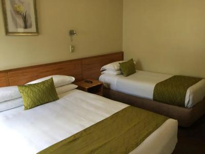 Allan Court - 25