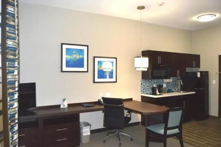 MainStay Suites - 8