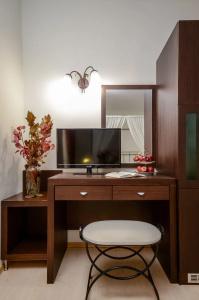 Aeolis Boutique - 159