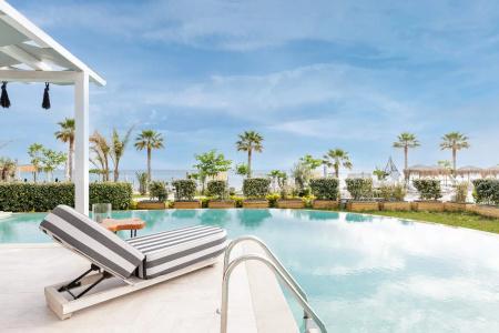 Blue Carpet Luxury Suites - 121