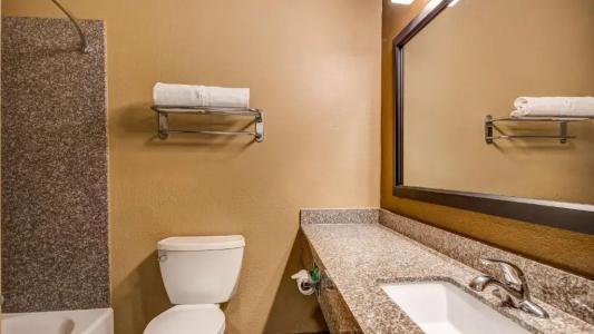 Best Western Plus Heritage Inn - 97