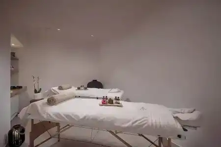 Alleys Boutique & Spa - 5