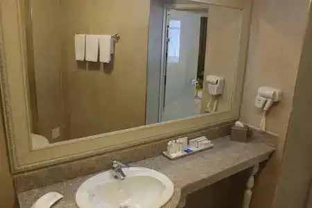 Phoenicia Grand - 9