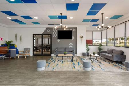 Days Inn by Wyndham Orlando Near Millenia Mall - 12