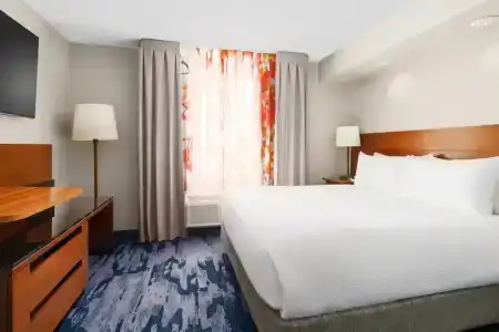 Fairfield Inn & Suites - 30