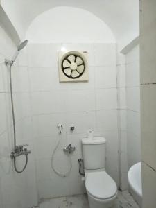 El Prince Guesthouse - 6