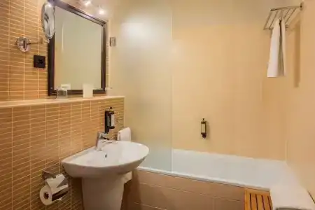 Escala & Suites - 85