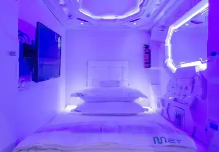 Met a Space Pod @ Arab Street - 33