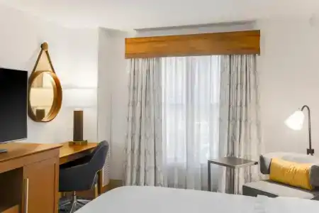 Hampton Inn & Suites Austin-Downtown/Convention Center - 54