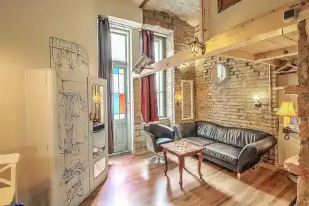 Lavender Circus Hostel, Doubles & Ensuites - 31