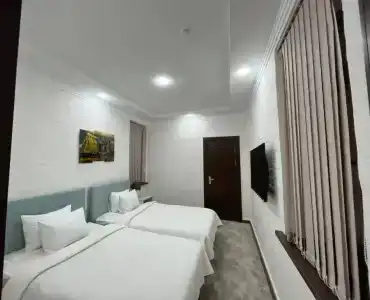 Everest Plaza - 2