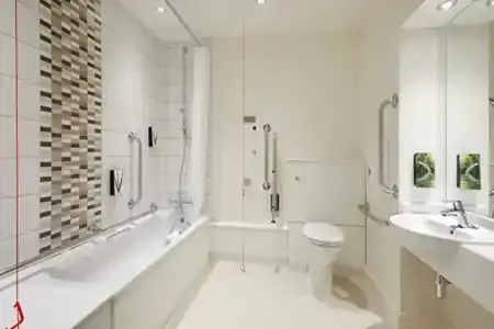 Premier Inn - Prestwich - 6