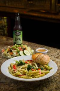Country Inn & Suites by Radisson, International Airport, OR - 11