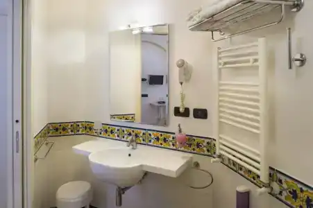 Bellevue Suite - 42