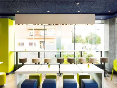 Ibis Budget Zaragoza - 12