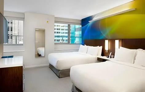 Luma - Times Square - 39