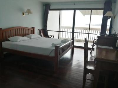 Jansom Beach Resort - 32