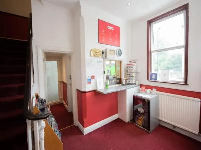 Oyo London Guest House - 10