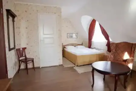 Saka Manor - 19