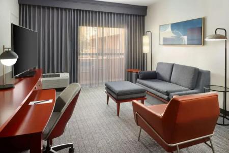 Courtyard by Marriott - 37