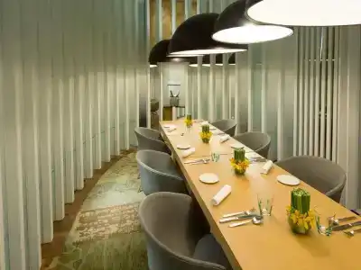 Hilton - 17