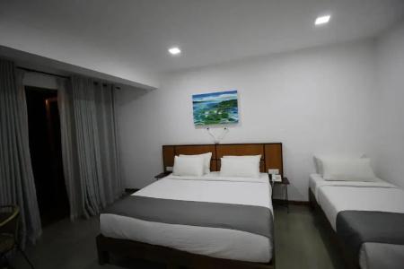 Serenity Tissa - 36
