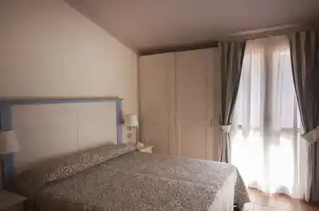 Blu Laconia Village - 10