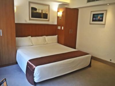 Weston Suites - 20
