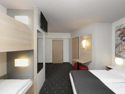 B&B Berlin Alexanderplatz - 36