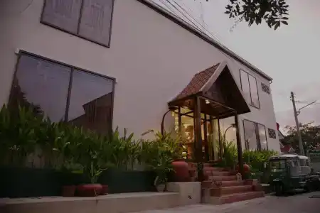Evergreen Boutique - 0