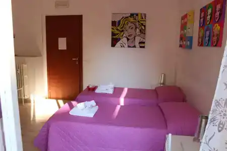 Damiani & Sister Guesthouse - 5