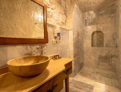 Tulip Cave Suites - 39