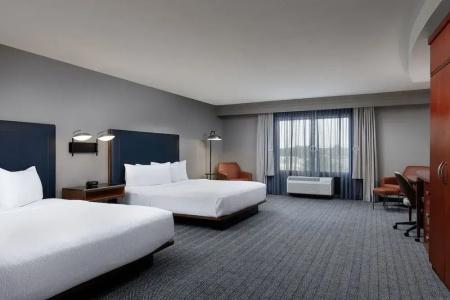 Courtyard by Marriott at Old Town - 69