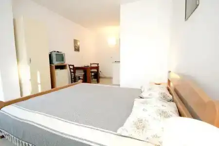 Aleksandar - 69