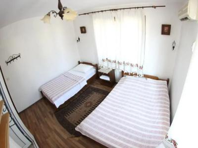 Tuncay Pension - 64