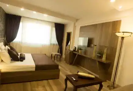 A Palace Suites - 3