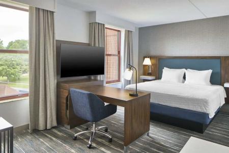 Hampton Inn and Suites Downtown - 115